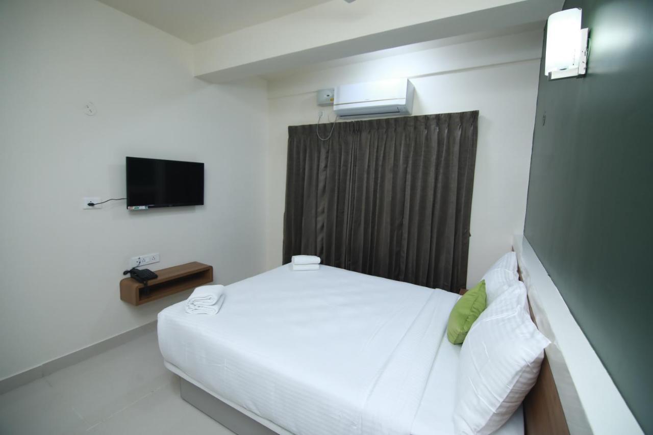 Hotel Royal Blooms Bengaluru Kültér fotó
