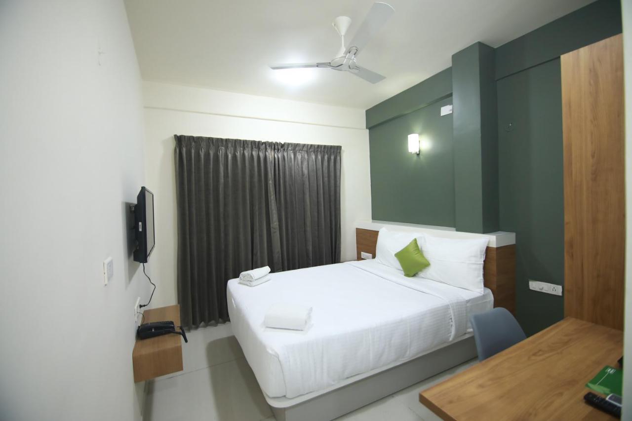 Hotel Royal Blooms Bengaluru Kültér fotó